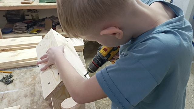 Кормушка для птиц смотреть онлайн