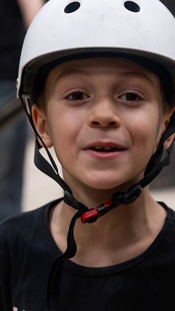 Закрытие игры ROBLOX привело детей в самокатный спорт! смотреть онлайн