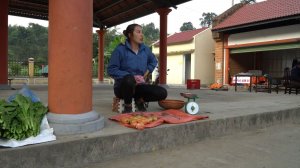 Мама поневоле. Дуонг. Сбор томатов для продажи. Готовлю кушать и кормлю животных. Серия 30