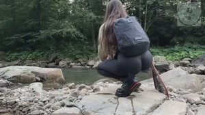 ДЛЯ РАДОСТИ ГЛАЗ И РЕЛАКСА УШЕЙ ЗВУКИ ПРИРОДЫ Речная рыбалка девушки на хлыст в горной реке