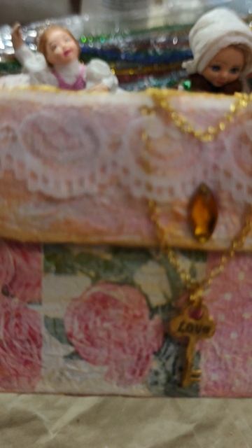 Шкатулка из картонной коробки в стиле шебби-шик своими руками.