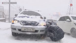 Владивосток вслед за Москвой попал в снежный плен
