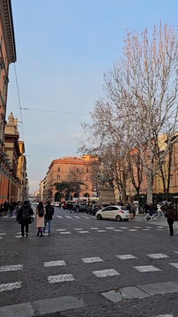 🇮🇹 Мини Прогулка по Болонье и Атмосфера | Италия смотреть онлайн