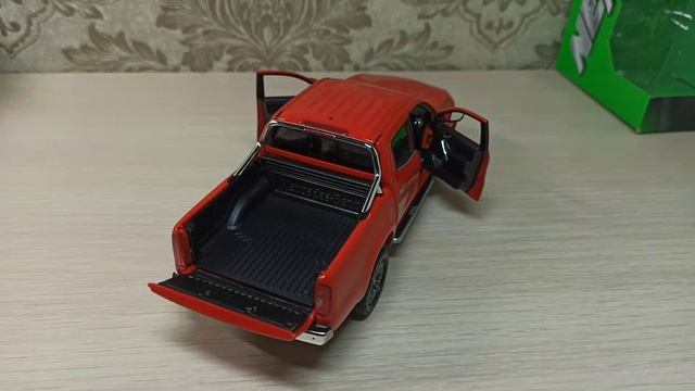 Mercedes-Benz X'2017 pickup. 1-27 от Welly.+ смотреть онлайн