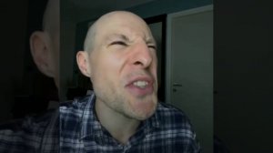 Илья в синей рубашке эдит