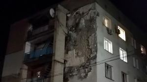 При ночной атаке ВСУ на Бердянск повреждены три многоквартирных дома и школа