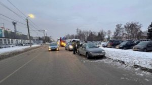 Водитель ВАЗ сбил троих детей, переходивших дорогу в Омске