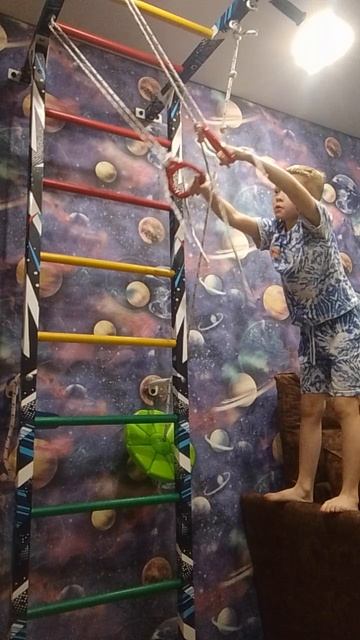 обзор на ползалку смотреть онлайн