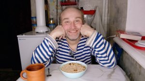 короткий ужин без Рыжули. кашка овсяная без варки. мукбанг. обжор. еда на камеру. диета. шизофрения.