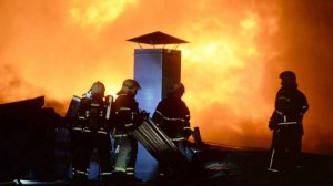 Пожар в частном доме начался в результате удара БПЛА в Курской области