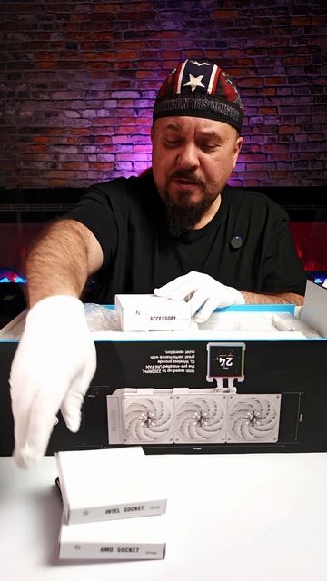 Lian Li HydroShift II LCD-C 360 — СЖО 360 мм с LCD-дисплеем | Распаковка и первый взгляд смотреть онлайн