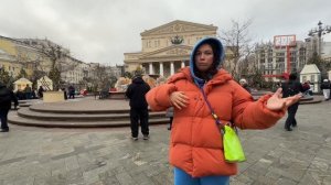 Обзор новогоднего шика у Большого Театра в Москве!
