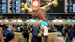 Туристка: в Шереметьеве начали расселение пассажиров транзитных рейсов