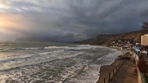 Крым НАКРЫЛ зимний шторм! Обстановка на пляжах в поселке Орджоникидзе!