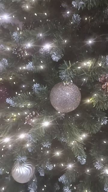 Красотка ЁЛКА.. смотреть онлайн