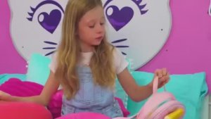 Лайк Крошки Настя учится зарабатывать деньги