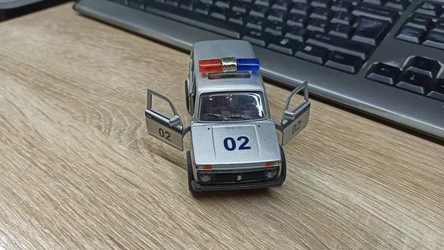 Vaz Lada Niva 21213'1994 ДПС Полиция. Игрушка смотреть онлайн