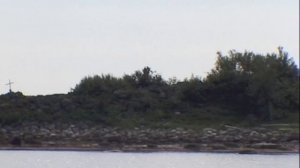 ©  "Плывем на Чесме вдоль Немца в проливе слева Вороньими" 2004 г