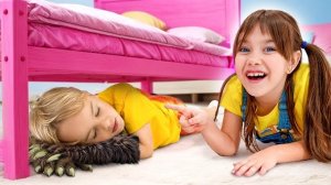 Что прячется под кроватью — Полезные истории для детей.