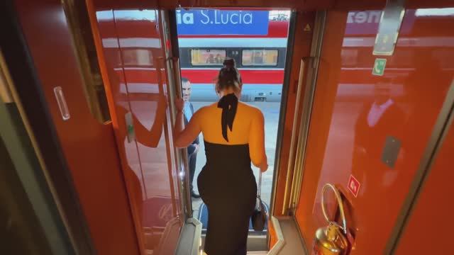 Я попробовал самый роскошный поезд Италии смотреть онлайн