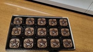 Домосед распродает книги за бутылку коньяка и не только книги