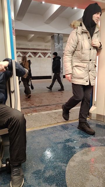 осторожно двери закрываются, следующая станция Спартак смотреть онлайн