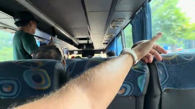 Беженец🇮🇩Бали. НОВЫЙ ГОД НА ЯВЕ С СИНДИ. АВТОБУС С ГИ смотреть онлайн