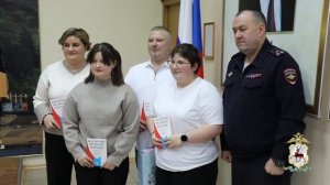 Полицейские Нижегородской области вручили РВП и российские паспорта приезжим из Германии и Латвии