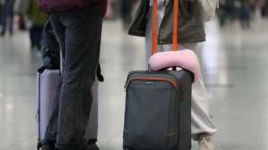 Туристам в Шереметьево пришлось вторые сутки ночевать на полу аэропорта