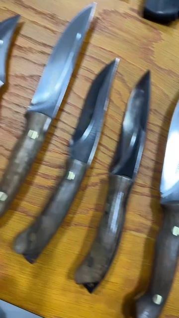 Рабочие Кизлярские ножи