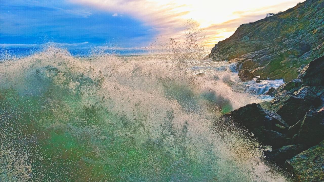 МОРЕ снова ЛОМАЕТ Крым! Начинается ШТОРМ ВЕКА? смотреть онлайн