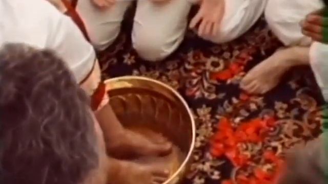 10.07.1988 г. "Развивайте своё благоразумие".Шри Хамса Чакра. Пуджа. Графенашау. Германия.2:49:38 смотреть онлайн