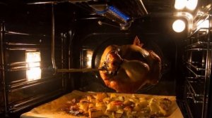 В газовой духовке низ пригорает  а верх сырой? Что делать: все способы в одном видео.