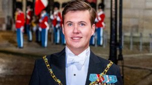 В Дании предложили переселить наследного принца в Гренландию для единства