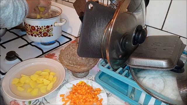 Как приготовить рассольник с перловкой и огурцами смотреть онлайн