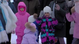 Забег Снегурочек прошел на площади 400-летия Тюмени