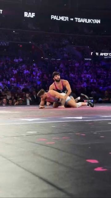 ⚡️Арман Царкян с сухим счетом 10-0 победил Лэнса Палмера на RAF 5