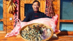 Ягненок, запеченный целиком в земляной печи, с сочными морепродуктами внутри. Лучший острый соус BBQ