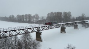 Тепловоз ТУ7А-3322 с поездом Техническая - Новый на мосту через реку Чепца