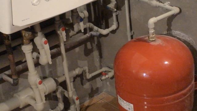 Расширительный бак. Причины выхода из строя. Место установки. Обслуживание. смотреть онлайн