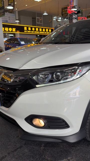 Автомобиль Honda Vezel с пробегом 17000 км. 2022 года. смотреть онлайн