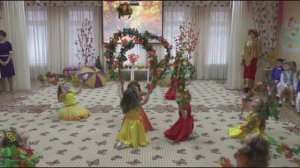 Танец с осенними дугами