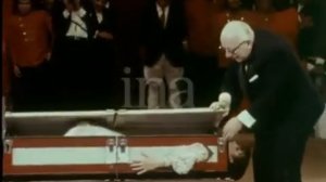 Isabelle Adjani Sawing in Half from 1974 Gala de l'union des artistes