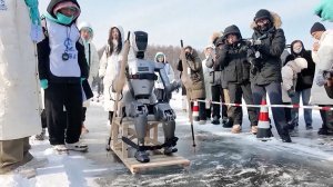 Битвы роботов в Китае: разработчики испытали устройства в условиях снега и мороза