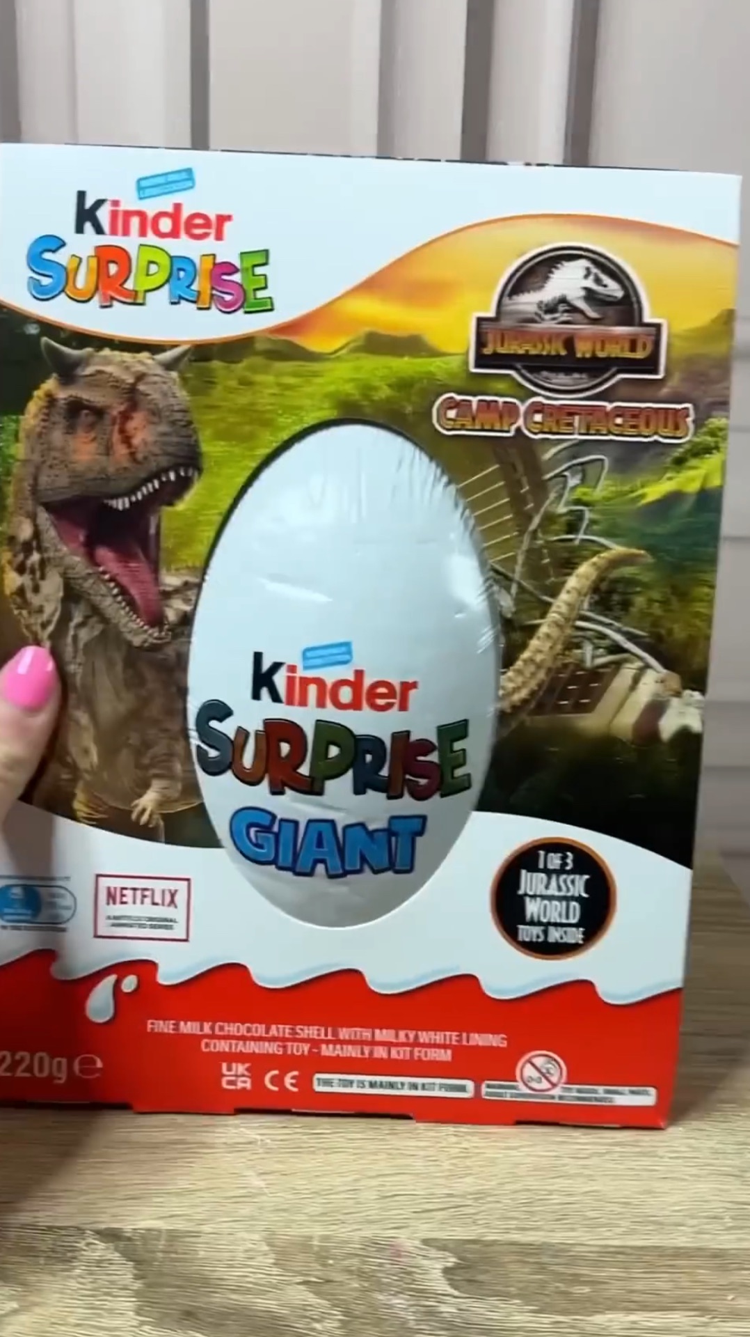 ГИГАНТСКИЙ КИНДЕР СЮРПРИЗ! Мега Распаковка! смотреть онлайн