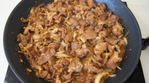 Традиционная корейская кухня: Острая жареная свинина или Чеюк поккым (제육볶음)