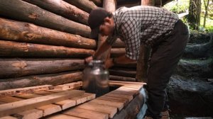 СТРОИМ СВЕРХСЕКРЕТНУЮ ЗЕМЛЯНКУ В ЛЕСУ - Год стройки от А до Я за 60 минут!