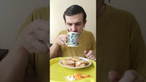 Обжор мукбанг / бутерброды с яйцами на завтрак / вкусно и полезно