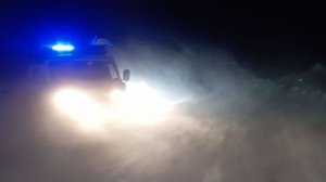 Спасатели эвакуировали женщину с детьми из застрявшей машины под Красноярском