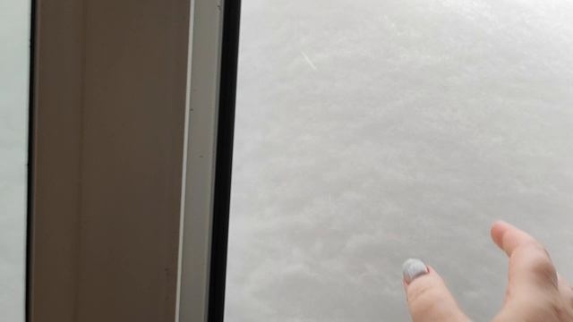 Замело выше окон в доме ,в России зима. смотреть онлайн